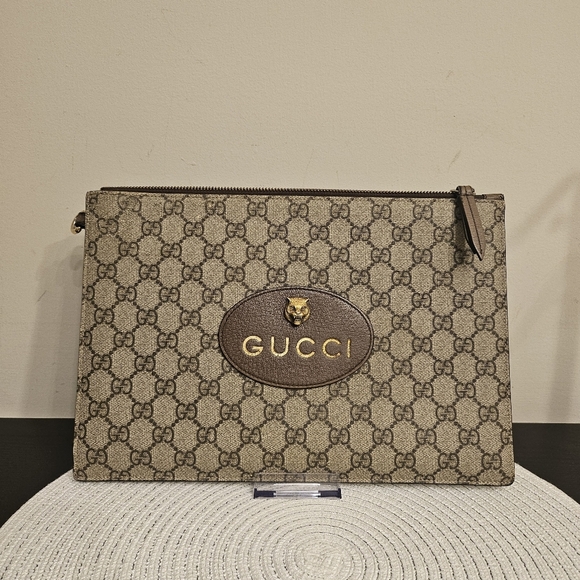 Gucci Handbags - ✨ Gucci Ophidia GG Supreme Pouch / Clutch